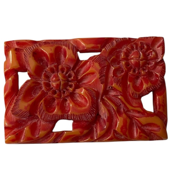 VINTAGE 30s/40s Art Deco Orange Bakelite Carved Brooch - Picture 3 of 12